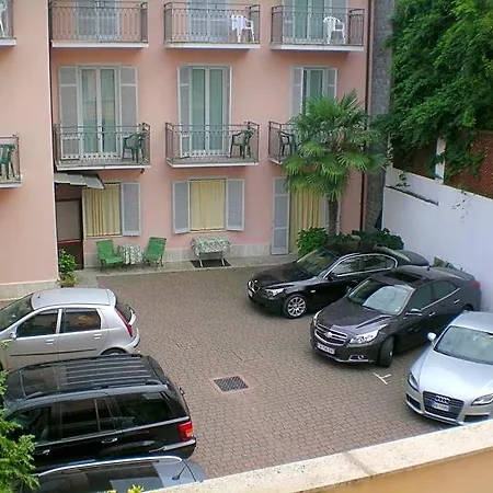 La 2* Stresa