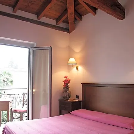 Hotel La 2*