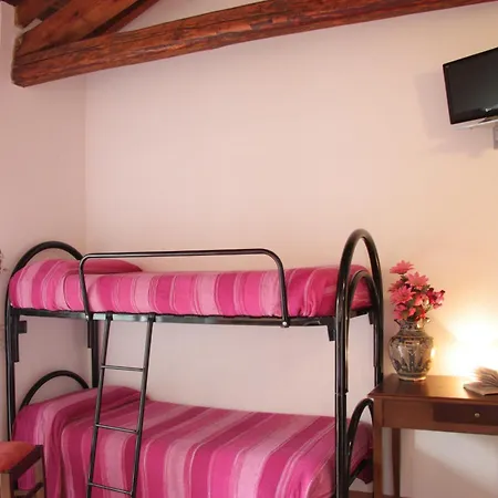 La Hotel 2*